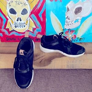 Girls size 4.5 Adidas cloud foam running athletic shoes